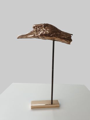 Bronze interior bird zwaan is bronzen beeld van een zwanekop | bronzen beelden en tuinbeelden, figurative bronze sculptures van Jeanette Jansen |